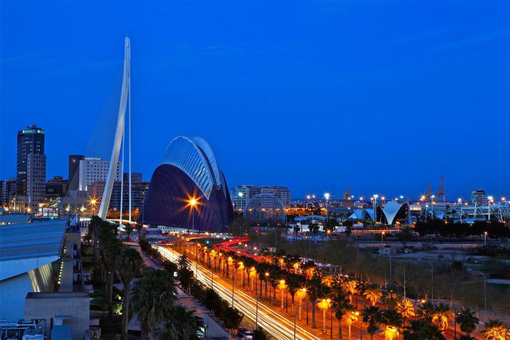 Holiday Inn Express Ciudad de las Ciencias, an IHG Hotel ...
