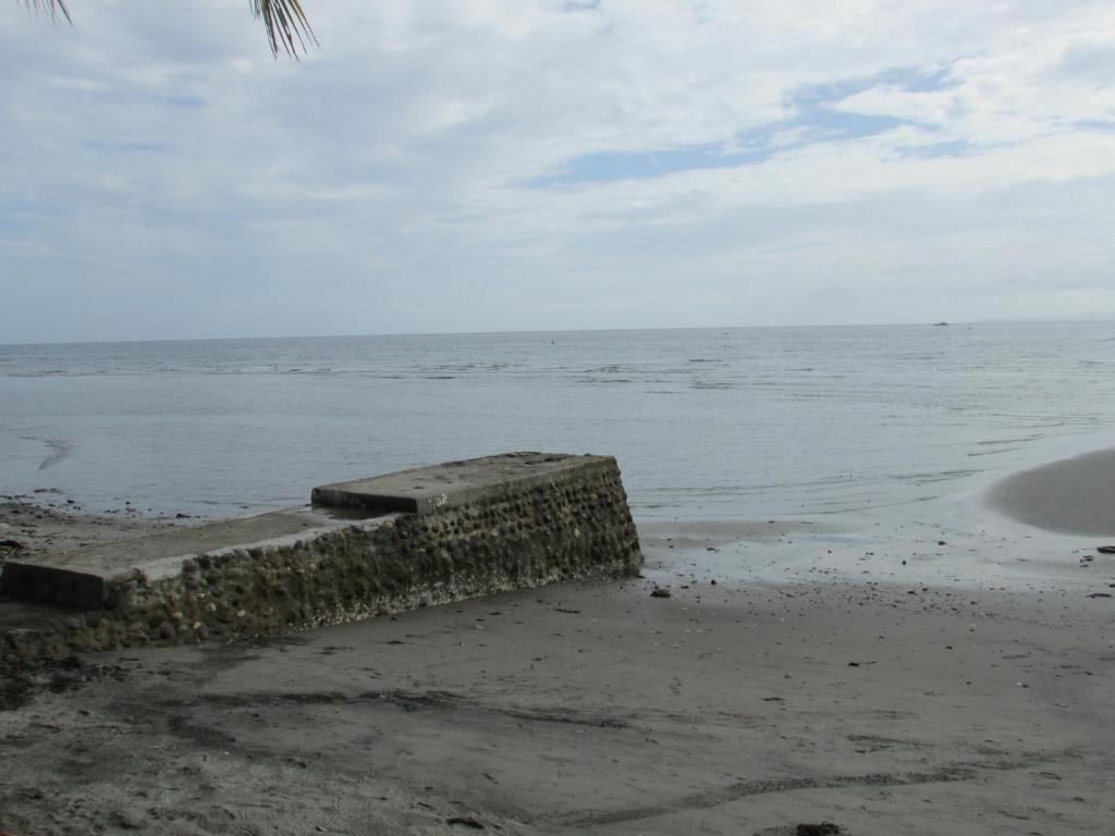 Fotografie z fotogalerie ubytování Felipa Beach and Guesthouse - Newly Renovated Airconditioned Guest Rooms v destinaci Dumaguete