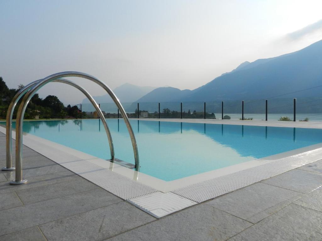 Bazén v ubytovaní Bellavista Giulia on Lake Como alebo v jeho blízkosti