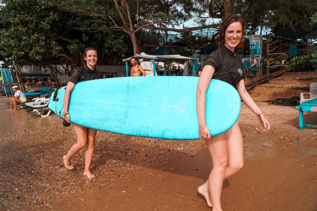 Lucky's Surf Camp - 3