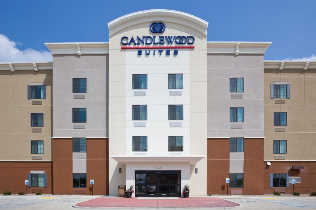 a rendering of the front of a hotel at Candlewood Suites Dickinson, an IHG Hotel in Dickinson