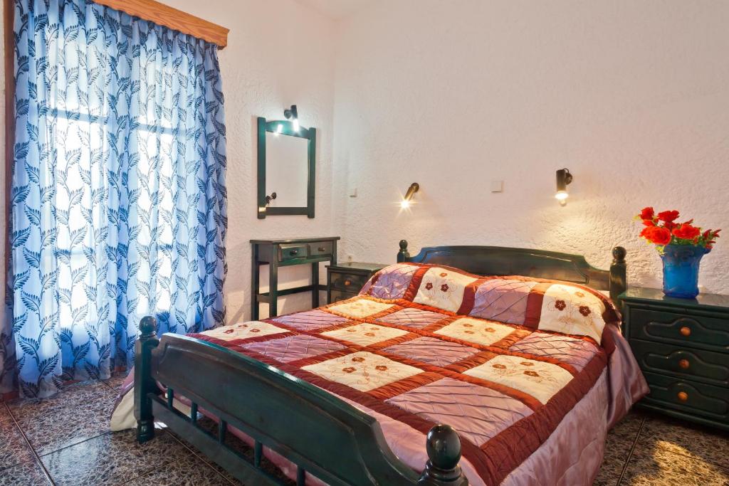 Postel nebo postele na pokoji v ubytování Montemar Studios & Apartments