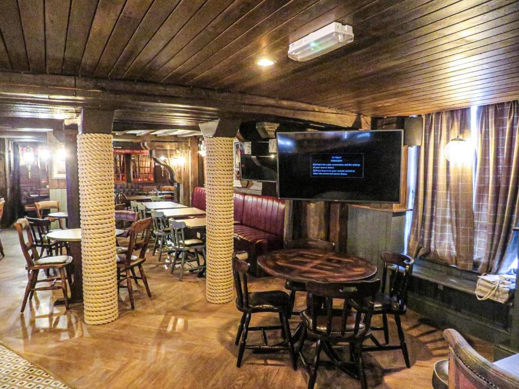 TV a/nebo společenská místnost v ubytování The Spice Ship
