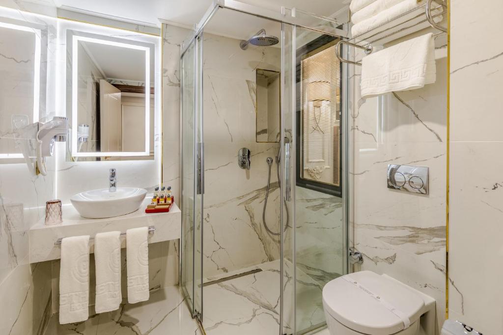 Koupelna v ubytování Beethoven Senfoni Hotel