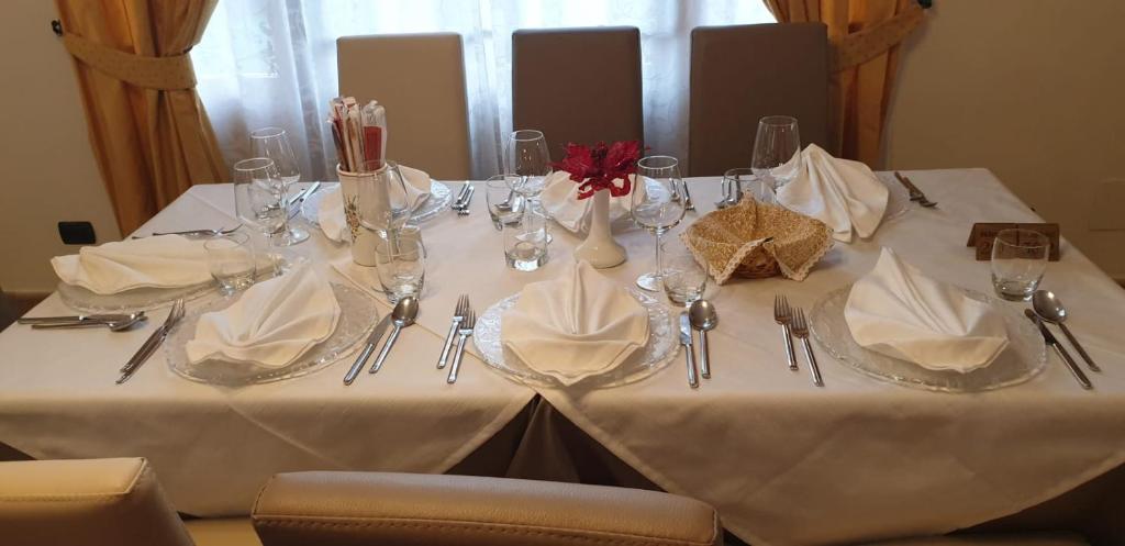 Restaurant o un lloc per menjar a Albergo Bernard