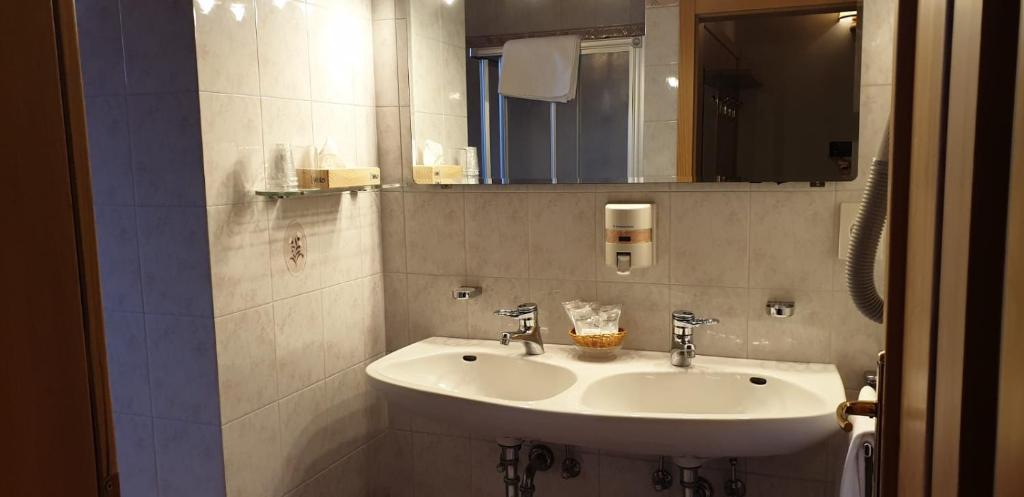 Bany a Albergo Bernard