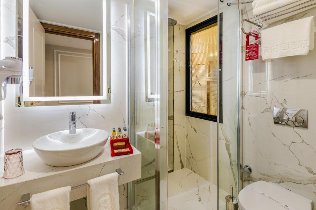 Koupelna v ubytování Beethoven Senfoni Hotel