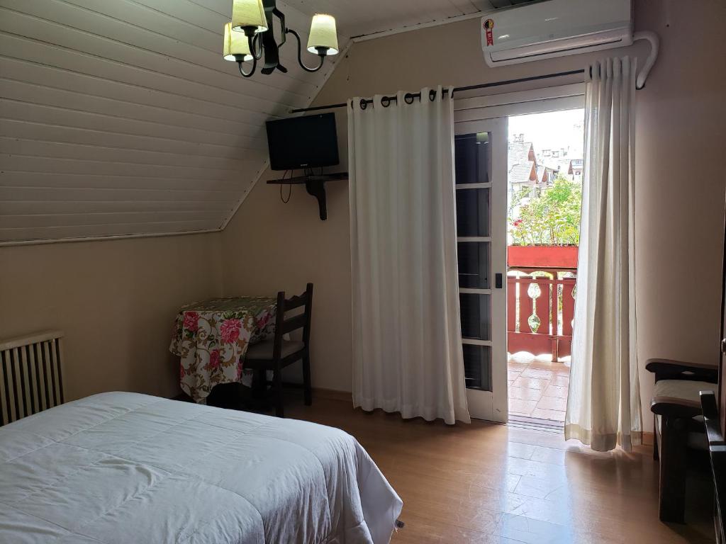 Hotel Pousada das Flores  Hotel Pousada das Flores