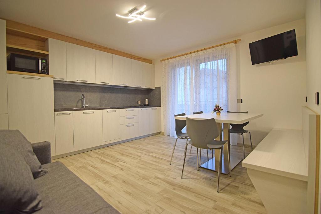Kuchyň nebo kuchyňský kout v ubytování casa vacanze arcobaleno