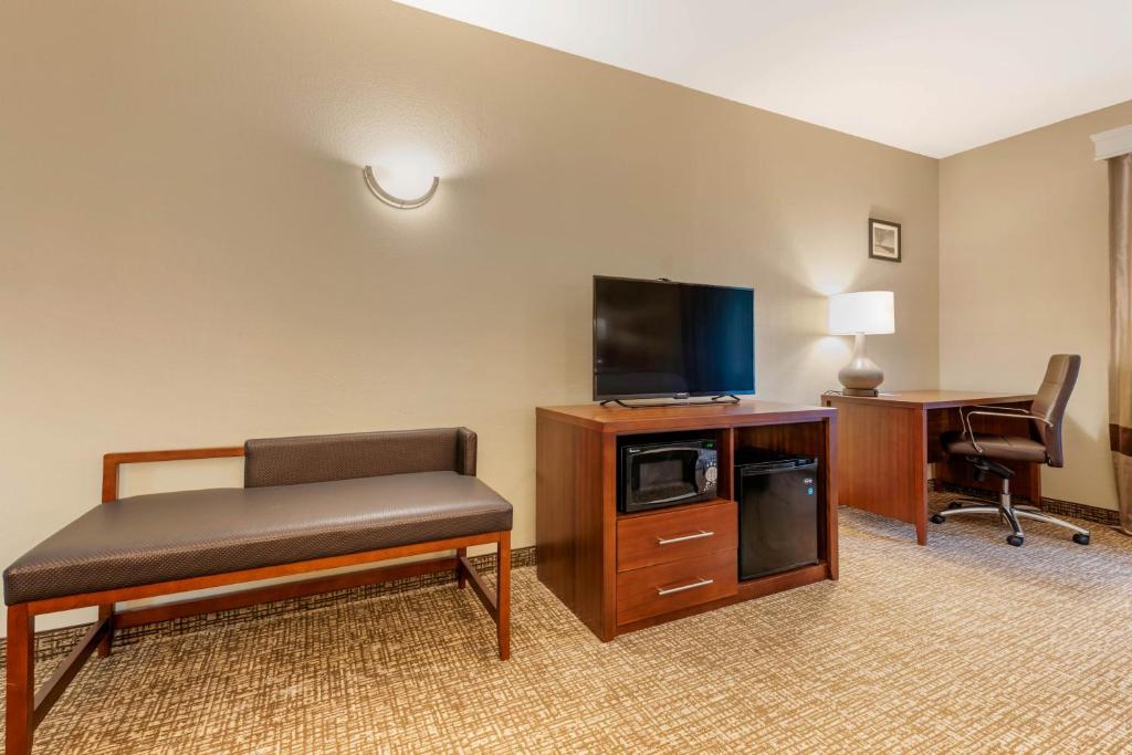 Comfort Inn & Suites Michigan City South - Queen Kamer Met 2 Queensize Bedden – Niet-Rokers