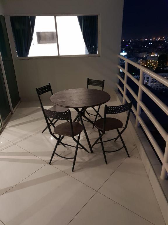 Balkón nebo terasa v ubytování VTSIX at View Talay 6
