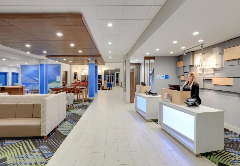 Holiday Inn Express & Suites - Dallas NW HWY - Love Field by IHG photo