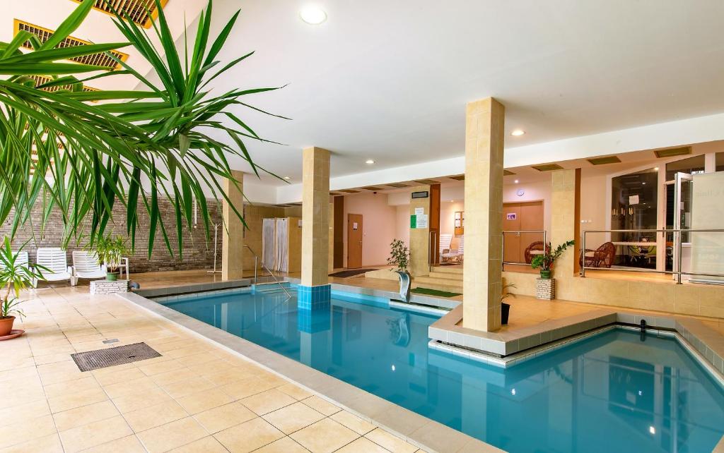 Bazén v ubytování Hotel Fit Hévíz nebo v jeho okolí