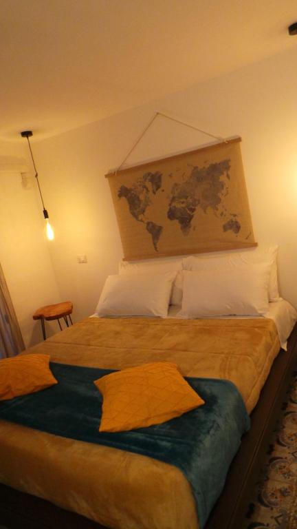Säng eller sängar i ett rum på Duba House Holiday Home