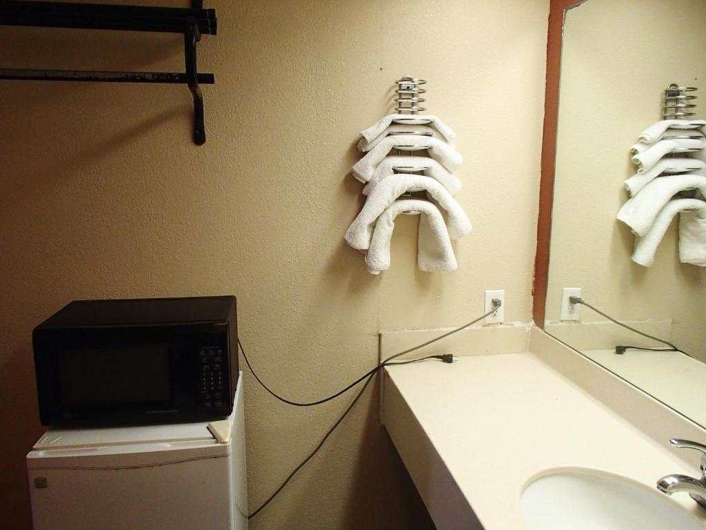 Sunrise Inn Lake Charles - King Room