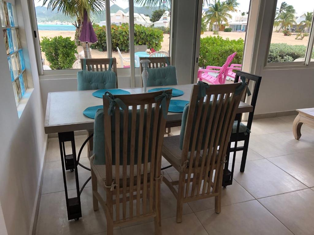 Balkón nebo terasa v ubytování Duplex luxe au NBBC , les pieds dans le sable