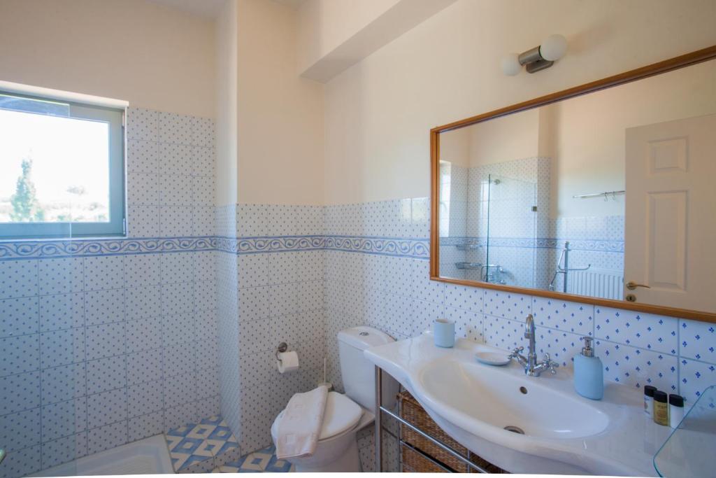 Koupelna v ubytování Absolute Villa by Stylish Stays