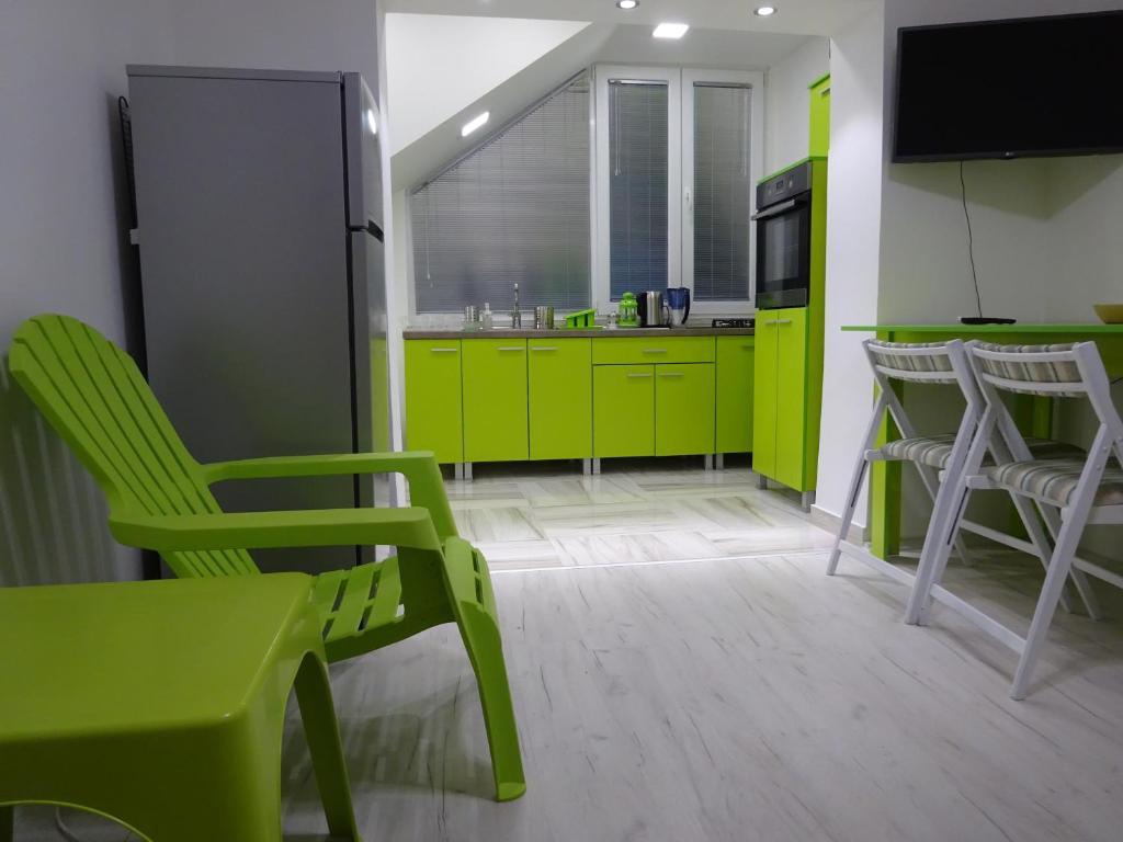 Jasmin White Apartment - One-Bedroom Apartment