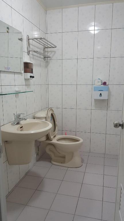 Koupelna v ubytování 枋寮小象民宿