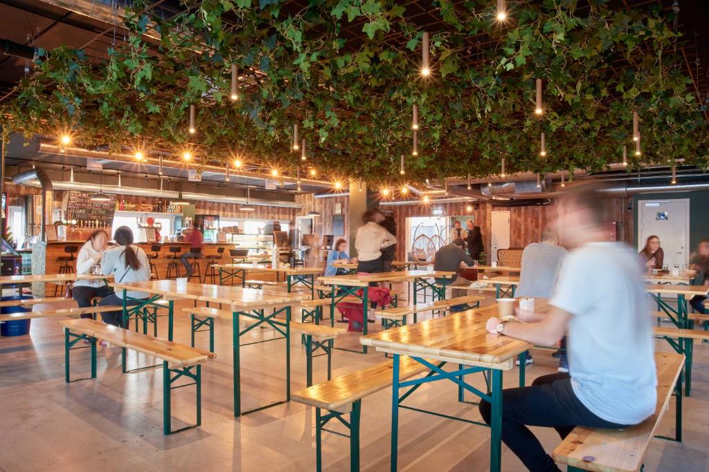 Restaurace v ubytování Urban Camper Hostel & Bar