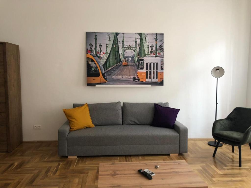Posedenie v ubytovaní Luxury new cozy flat at Dob street nearby Gozsdu court