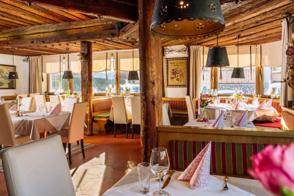 Restaurace v ubytování Hotel Kögele mit Restaurant bei Innsbruck Axamer Lizum