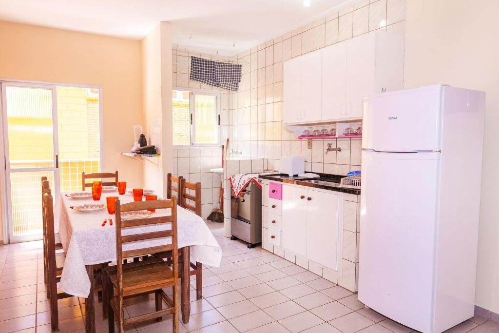  Apartamento Praia Grande Ubatuba 2 vagas garagem Internet WiFi