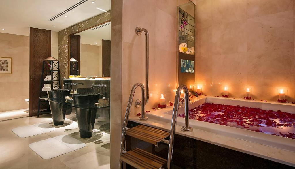 Al Raha Beach Resort & Spa