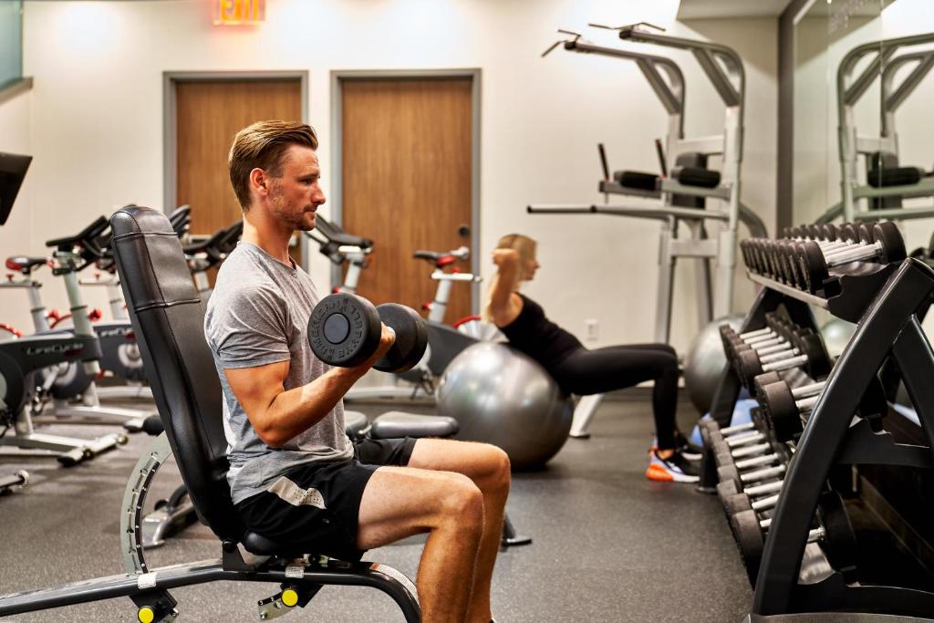 Fitness centrum a/nebo fitness zařízení v ubytování EVEN Hotel New York - Times Square South by IHG