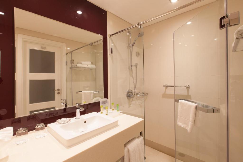 Koupelna v ubytování Holiday Inn Muscat AlSeeb by IHG