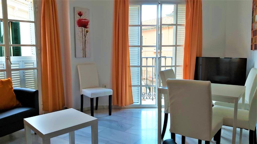 Część wypoczynkowa w obiekcie APT ALCAZABA by Malaga Picasso Rentals Selection