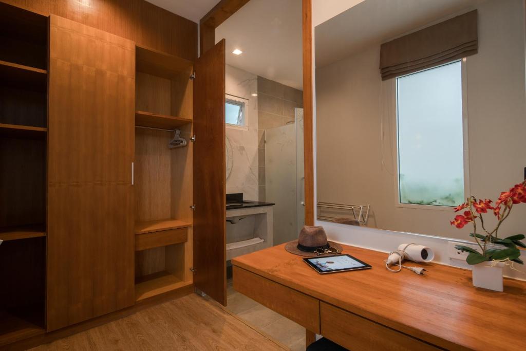 Kuchyň nebo kuchyňský kout v ubytování Phuket La Siesta Pool Villas & Pool Access Rooms