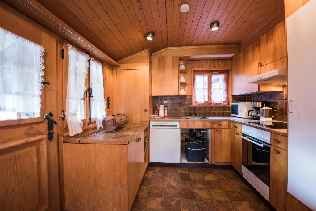 Kuchyň nebo kuchyňský kout v ubytování Chalet Bergwelt