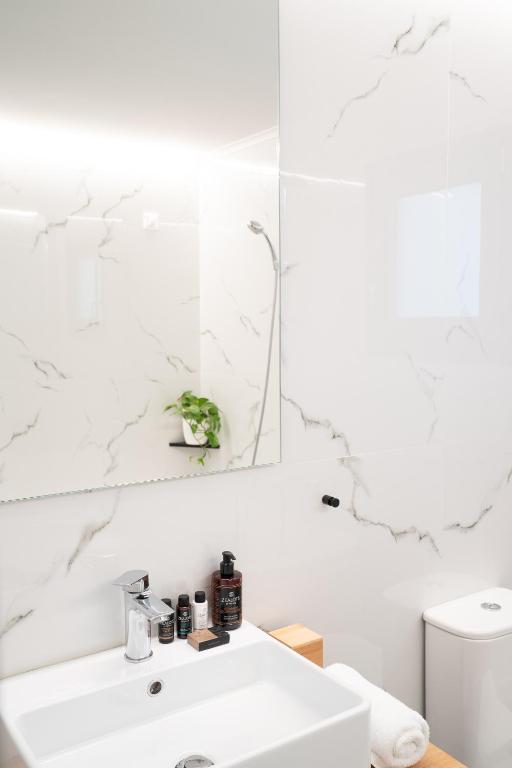 CHROMA FASHION ROOMS & APARTMENTS - Resim 28