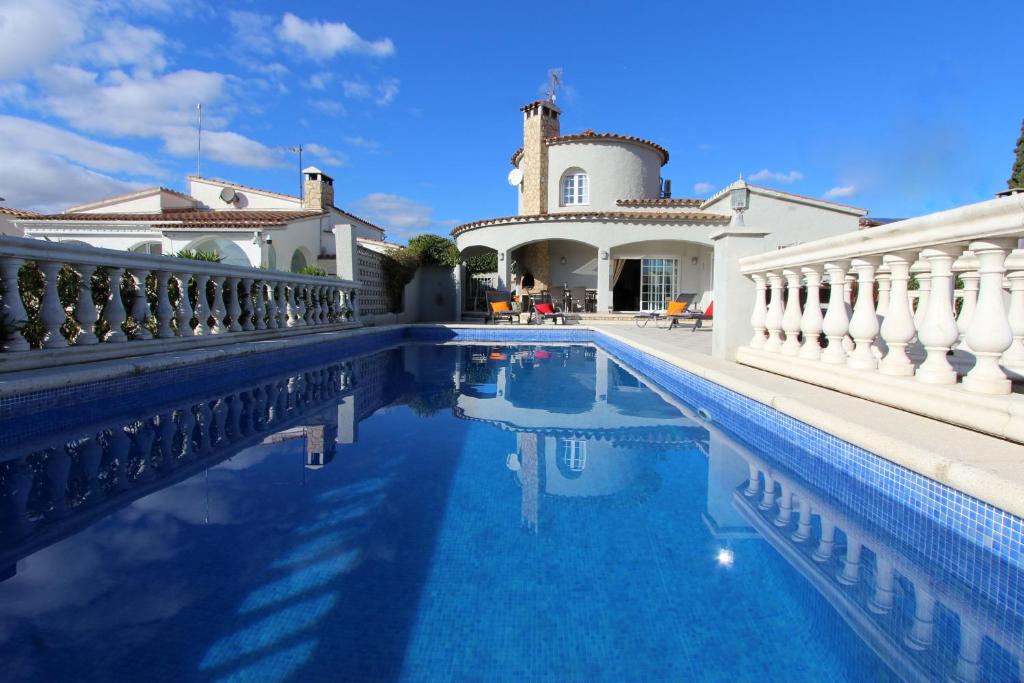 LEON INMO Villa Frida - 11790