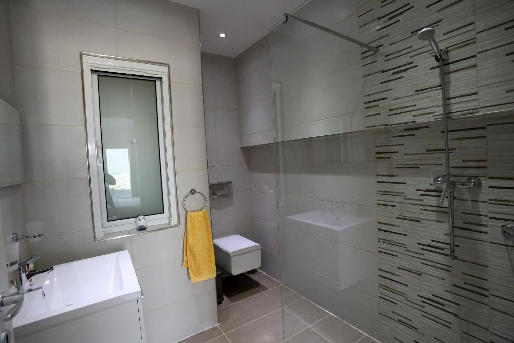 Escape to St Julians - 8