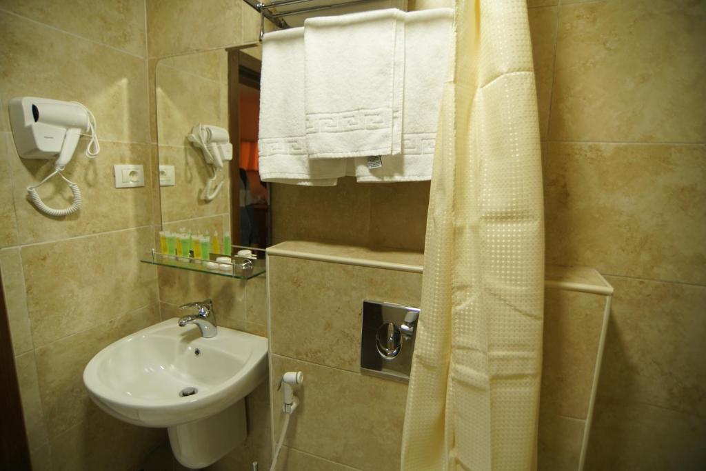 Koupelna v ubytování Petra Aretas Hotel
