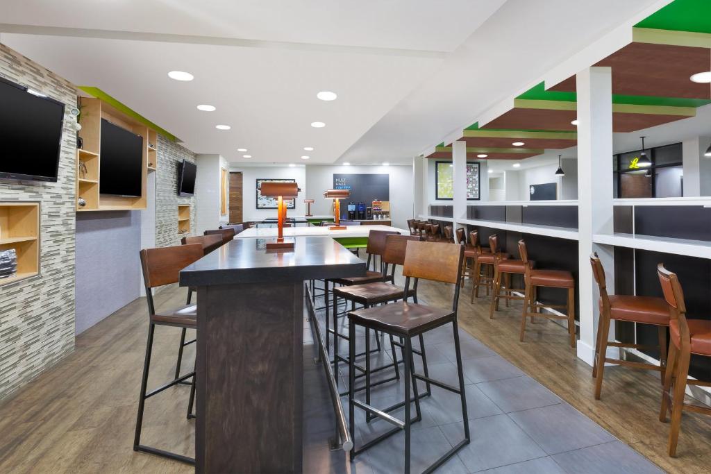 Holiday Inn Express Winnipeg Airport - Polo Park by IHG - Resim 15