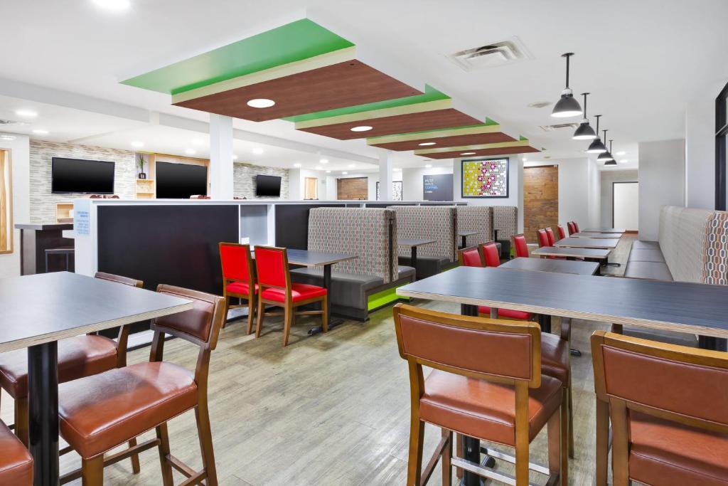 Holiday Inn Express Winnipeg Airport - Polo Park by IHG - Resim 10