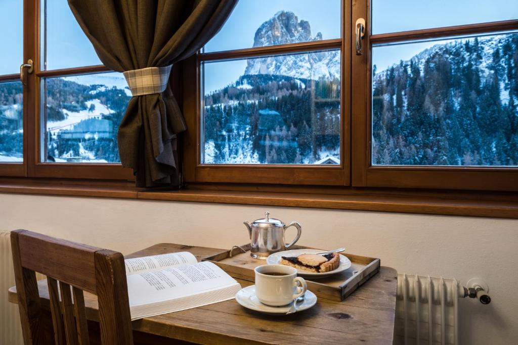 Nespecifikovaný výhled na hory nebo výhled na hory při pohledu z hotelu