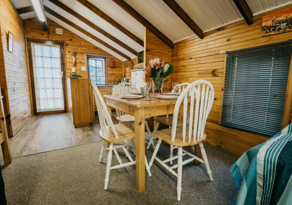Fotografie z fotogalerie ubytování The Village Lodge v destinaci Stormsrivier