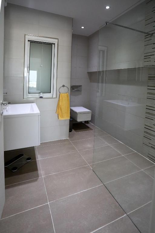 Escape to St Julians - 9