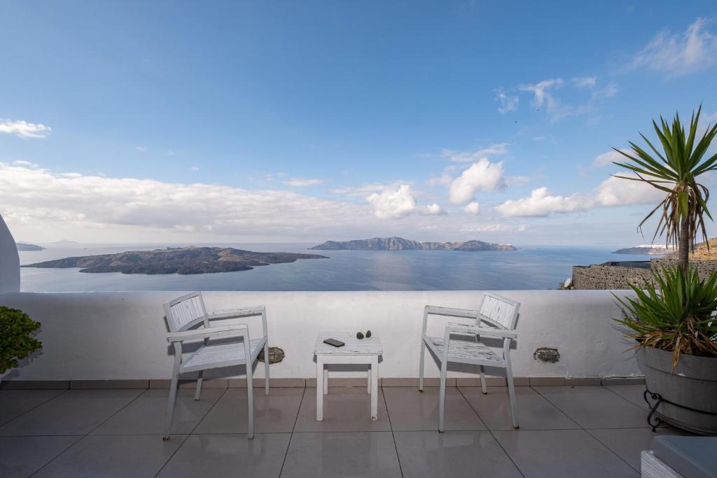 Loucas on the Cliff - Executive Triple Room Met Caldera -uitzicht
