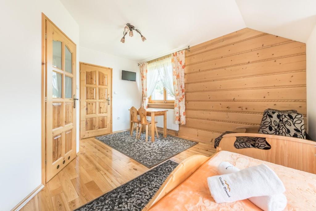 Góralski Dworek - Double Room With Mountain View
