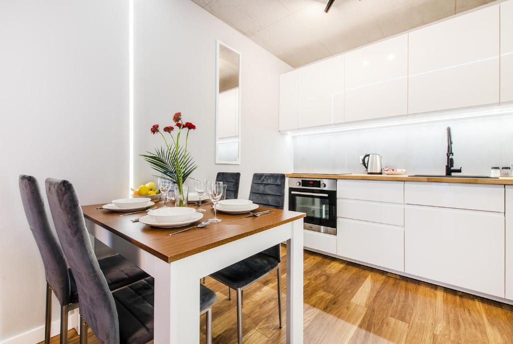 Kuchyňa alebo kuchynka v ubytovaní Smart Rental Management Apartments - CITY CENTER