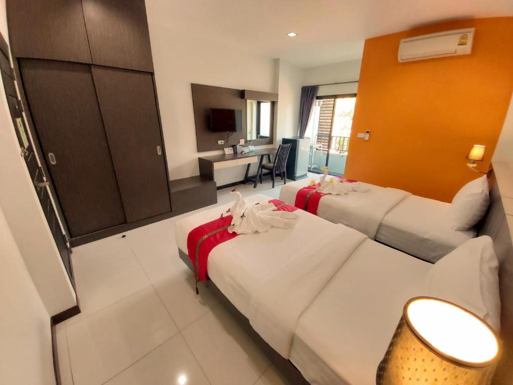 
Twin Room with Private Bathroom
