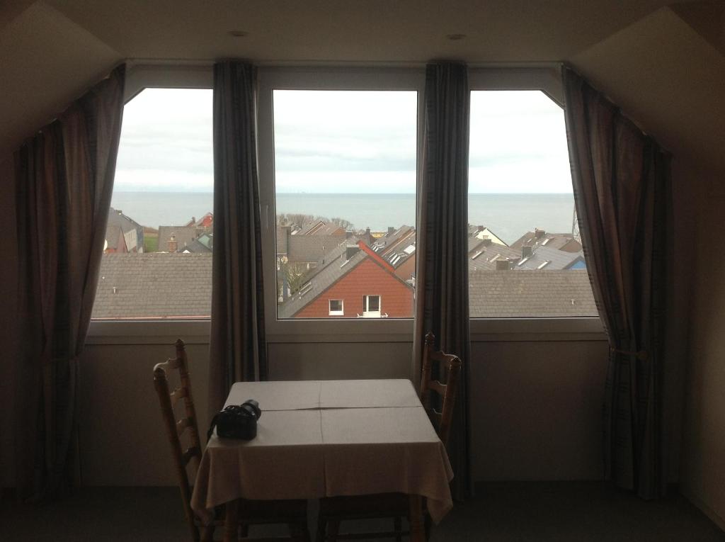 Nespecifikovaný výhled na moře nebo výhled na moře při pohledu z hotelu