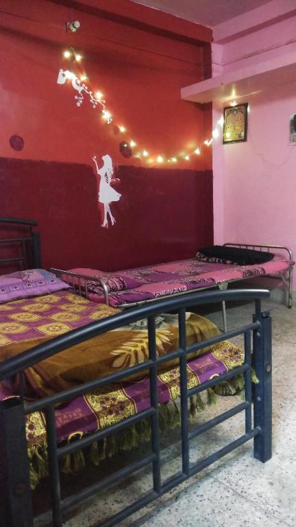 Pushpa Di Ghar - 