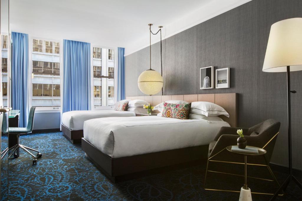 Kimpton Gray Hotel Chicago by IHG - Sala De Reina Premium Con Dos Camas Queen Y Ducha