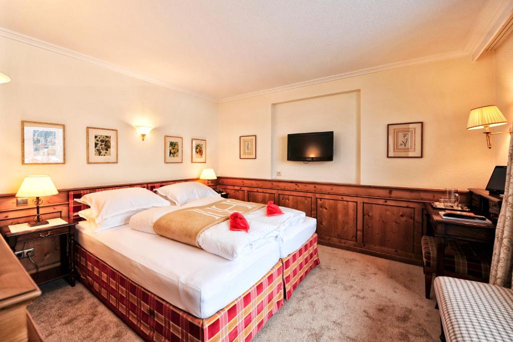 Una cama o camas en una habitación de Haldenhof